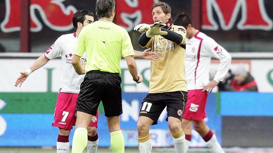 L'arbitro finisce davanti al giudice: «Ha diffamato l’espulso»