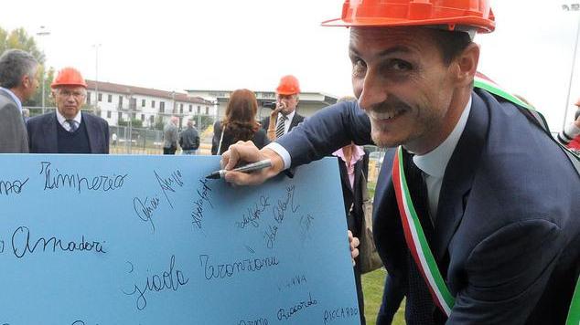 Scuola di Solara in ritardo La giunta revoca l’appalto