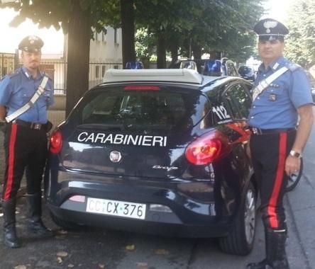 Spara al rivale in amore e scappa, arrestato 39enne 