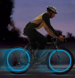 Bici di notte con visibilità a led 