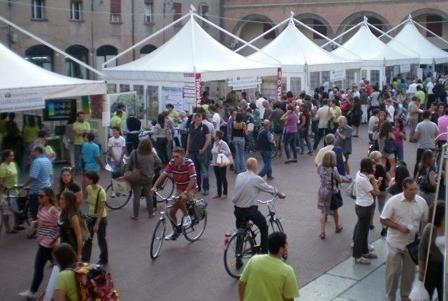Ragazzi, la scienza abita in piazza sotto 7 gazebo 