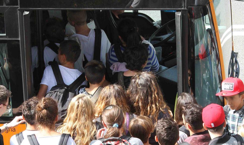 Noi, ragazzi-sardina stipati in pochi centimetri 