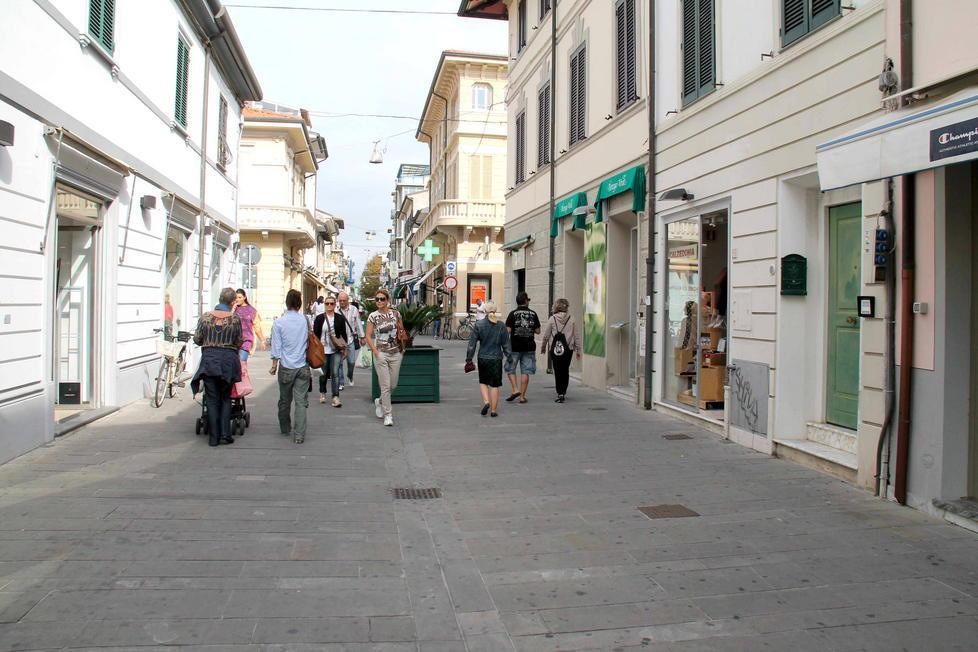 In stato di ebbrezza a bordo di uno scooter rubato 
