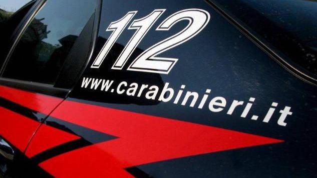 Mette in vendita sul web il mixer rubato, insegnante denunciato