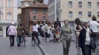 Sul Ponte di Mezzo in due ore sono transitate 986 biciclette