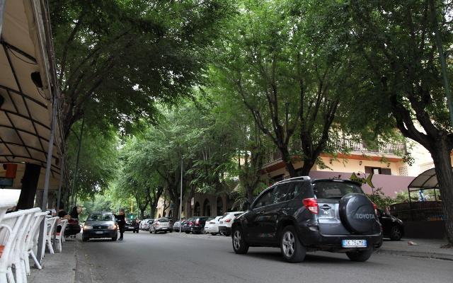 Sesso in auto davanti a un minore, lui libero e lei in carcere 