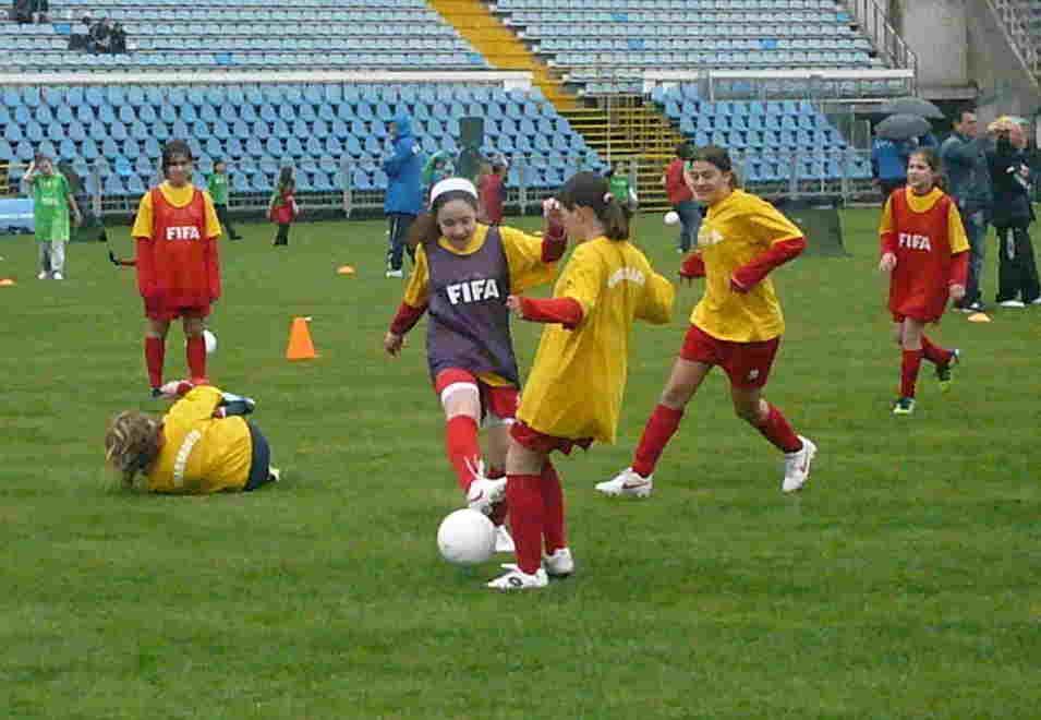 Scuola calcio gratuita per le bambine di 5 anni 