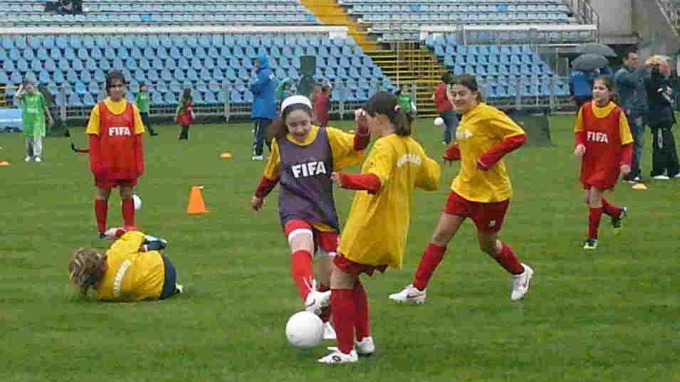 Scuola calcio gratuita per le bambine di 5 anni
