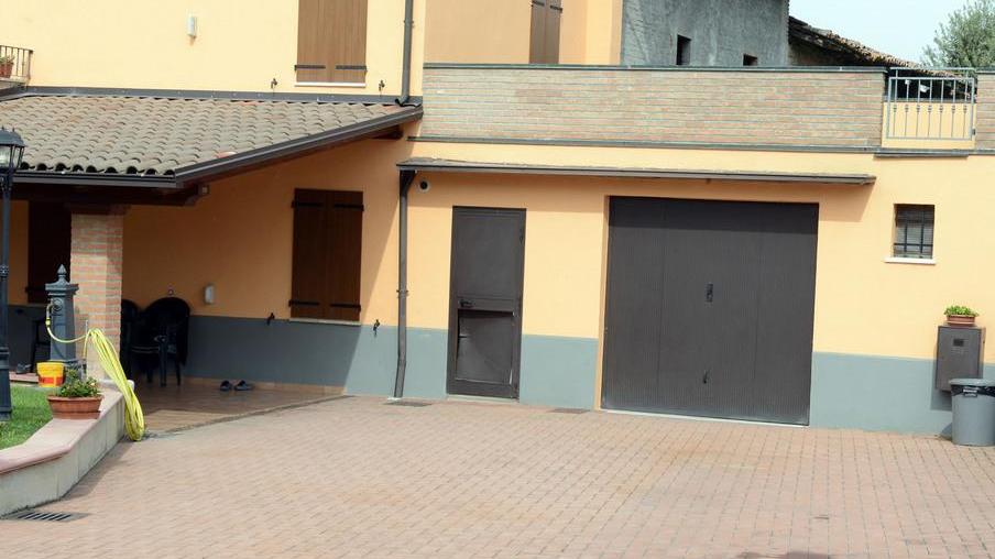 Sbaglia manovra in quad Travolge moglie e amica