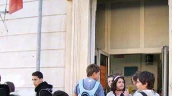 Docenti da nominare e la scuola media ancora solo a due ore