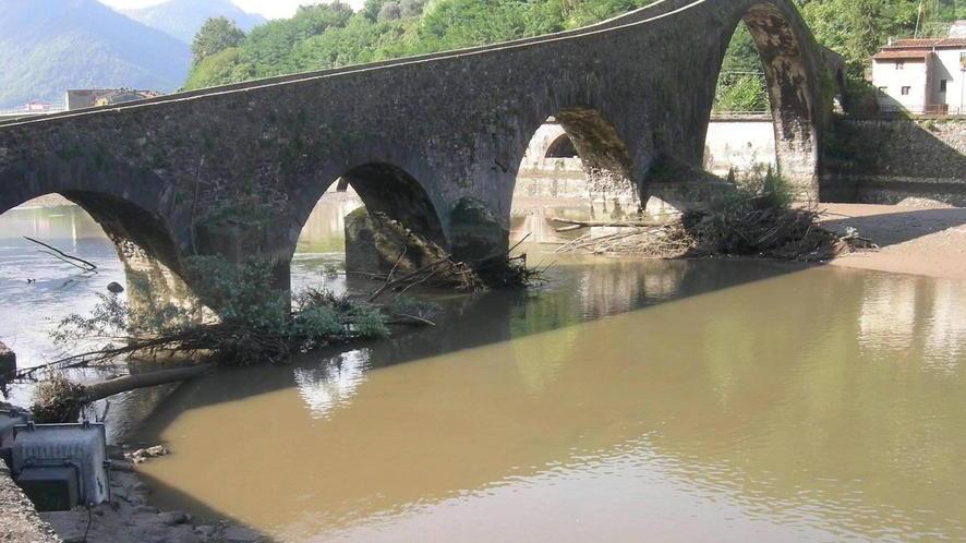 Borgo, paesaggio lunare senza l’acqua