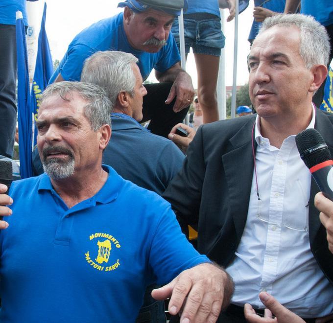 Solo mille a marciare su Cagliari la rivolta dei pastori non fa paura 