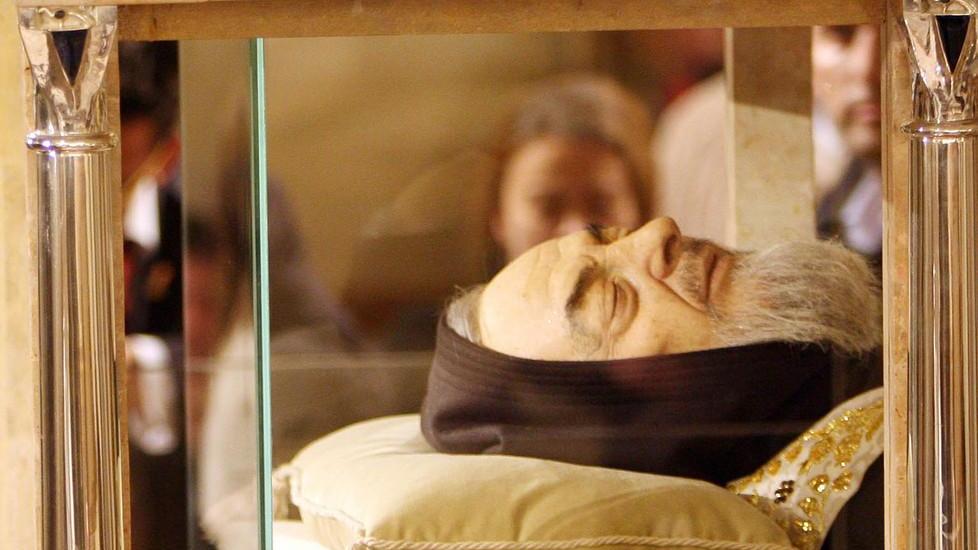 Il saio di San Pio arriva a Sa Minda Noa