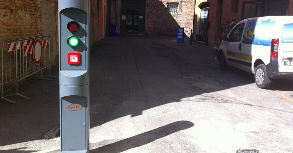 Pilomat in via Jesi in centro a Correggio per tutelare i pedoni