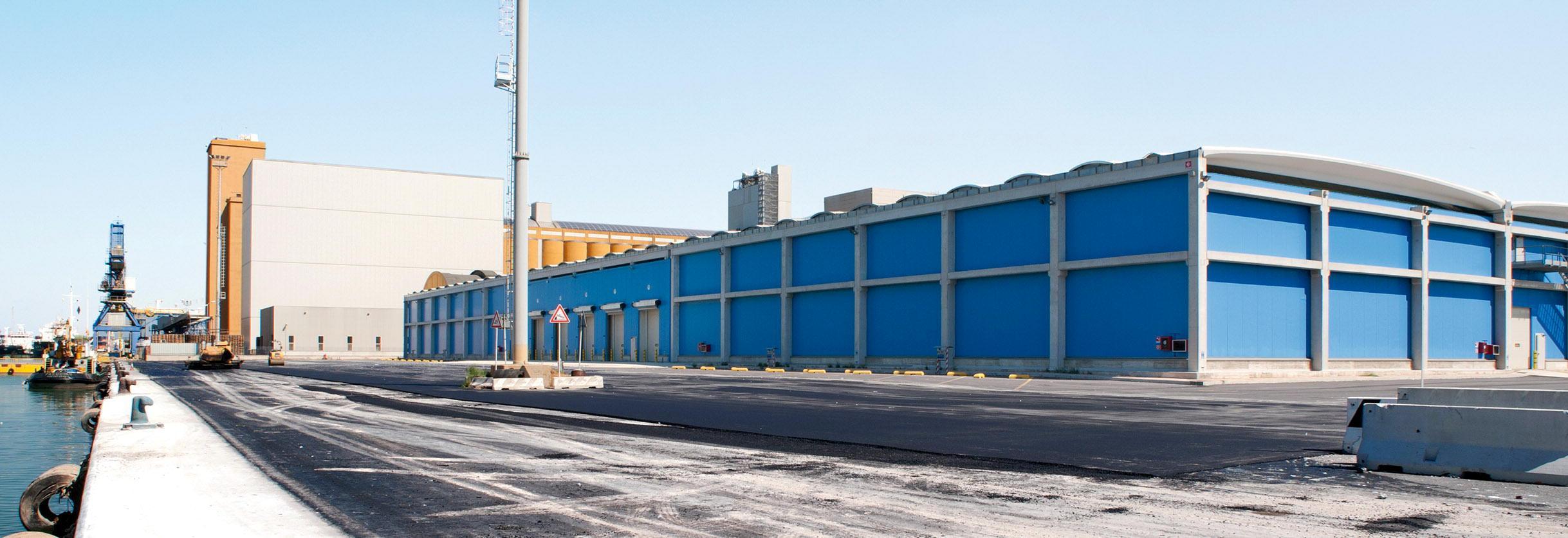 Porto, il maxi flop del Reefer: chiesto il concordato preventivo 