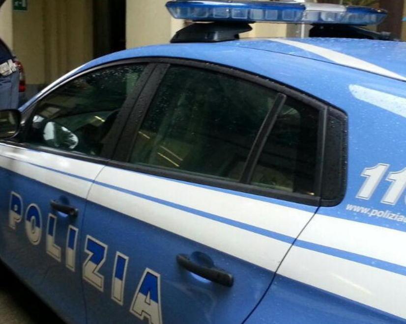 Tentano di rubare le gomme delle auto 