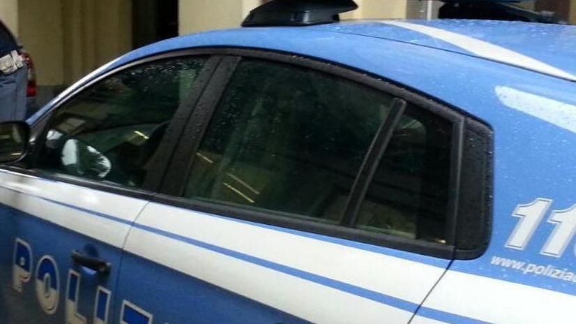 Tentano di rubare le gomme delle auto
