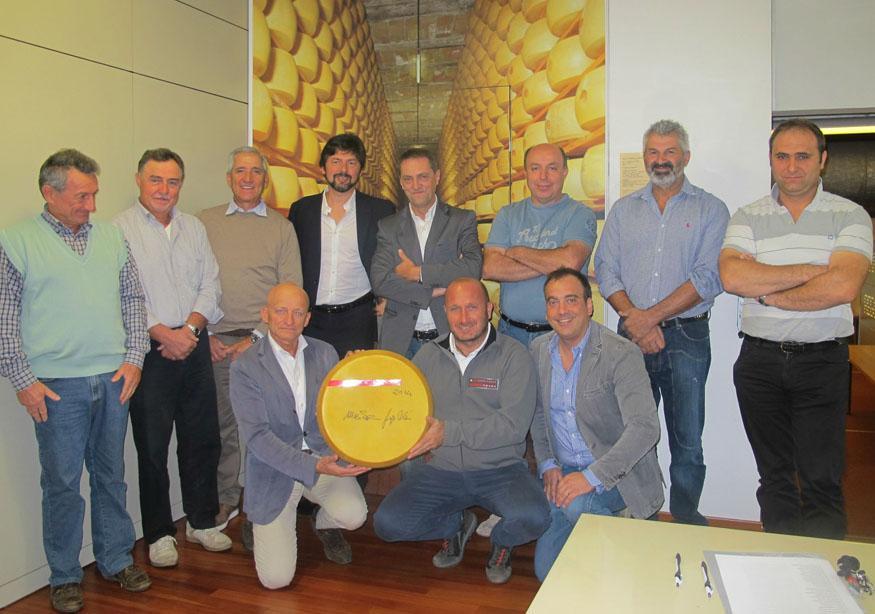 Parmigiano Reggiano "firmato" dallo skipper di Luna Rossa 
