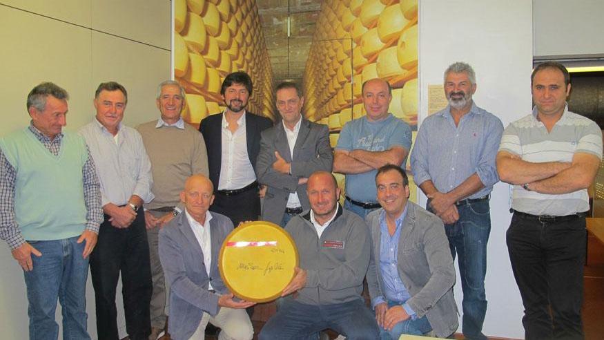 Parmigiano Reggiano "firmato" dallo skipper di Luna Rossa