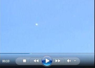 Oggetto volante non identificato: secondo voi cos'è?