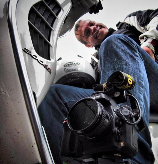 Bravo Simone! Lui le fotografie le scatta coi piedi