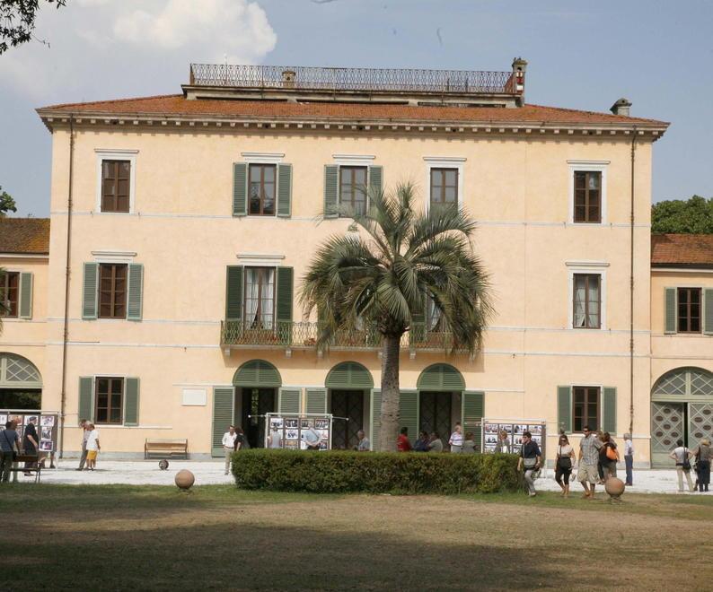 Alle 17 a Villa Borbone c’è «Il mangialegno», lo spettacolo-omaggio di Anichini e Scirè