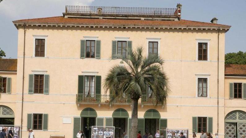 Alle 17 a Villa Borbone c’è «Il mangialegno», lo spettacolo-omaggio di Anichini e Scirè