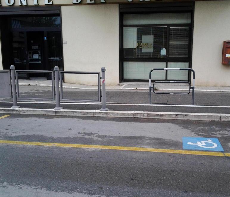 Posti auto per disabili sempre occupati da altri 