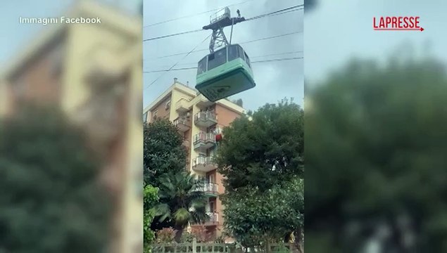 Napoli, si rompe cavo Funivia del Faito: il video dei soccorsi ai ...