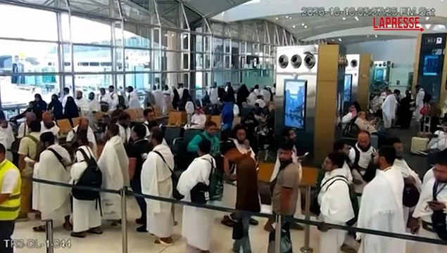 Attacco aeroporto Riad: il momento dell'esplosione nel terminal - Il ...