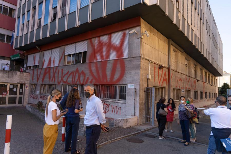 Scritte No Vax All Ausl Per I Colpevoli Il Rischio Penale Minimo