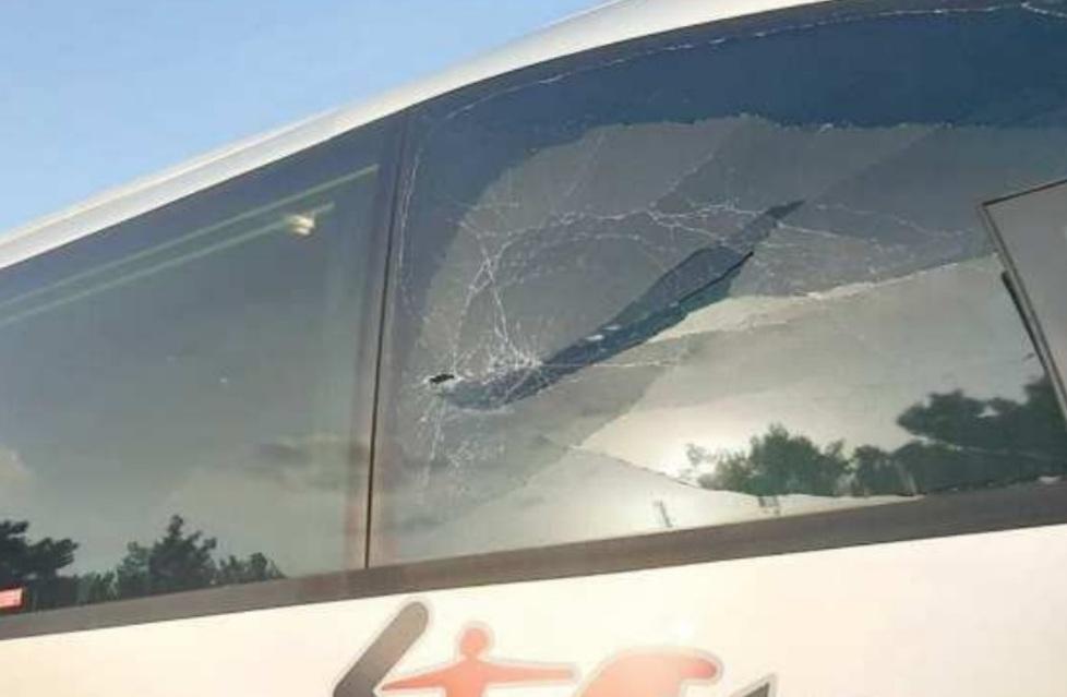 Sassi Contro Il Bus Del Grosseto I Tifosi Biancorossi Stato Un Agguato Dei Livornesi Il