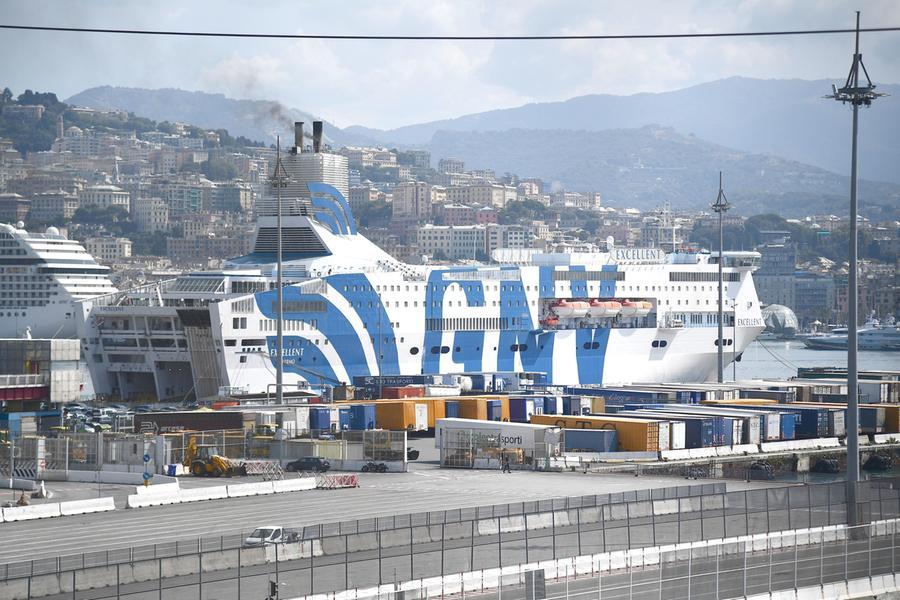 Ventenne sul traghetto GenovaPalermo è sparita mentre la nave era nella zona di Ventenne sul traghetto GenovaPalermo è sparita mentre la nave era nella zona di