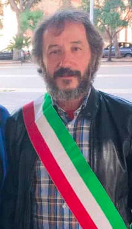 Il sindaco di Villanova premiato con sigillo della città e fascia  tricolore