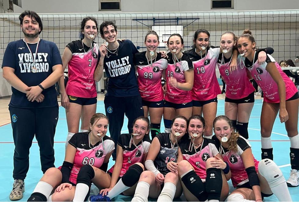 Storico trionfo del Volley Livorno le under 18 si prendono il trono Il