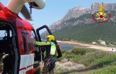 Escursionista bloccata su un sentiero impervio a Tavolara: soccorsa con ...