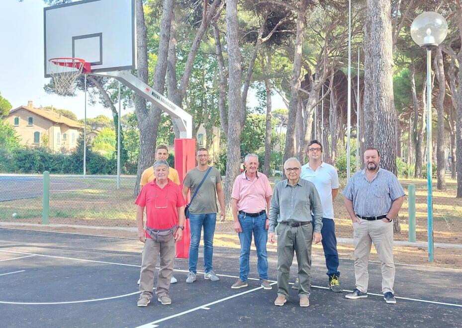 Rosignano, finiti i lavori al campo di basket è aperto