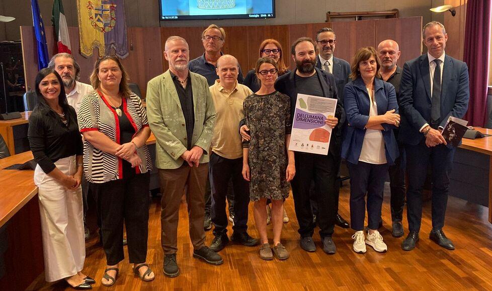 Modena La Via Emilia Si Trasforma In Una Galleria Darte Diffusa Gazzetta Di Modena