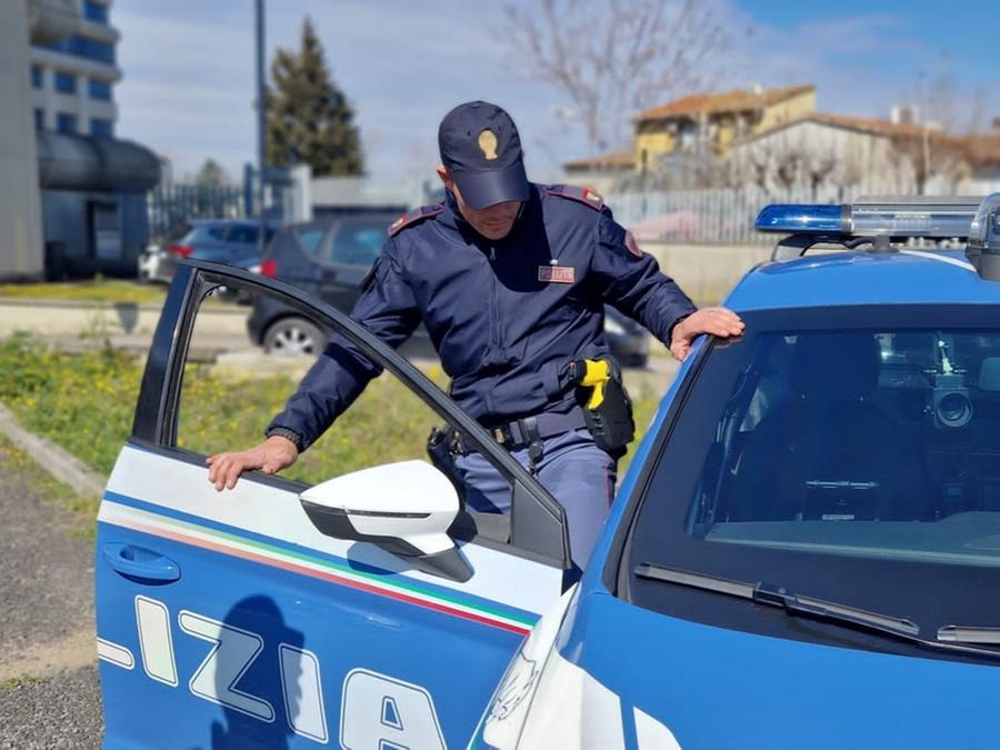 Usa, arrivano le fiale puzzolenti per sedare le rivolte. La polizia si  affida alla 'Skunk' / VIDEO