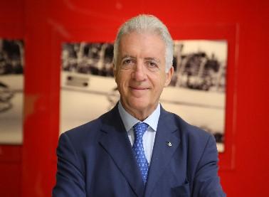 Intervista a Piero Ferrari che racconta il Drake: "Io, papà Enzo, mamma