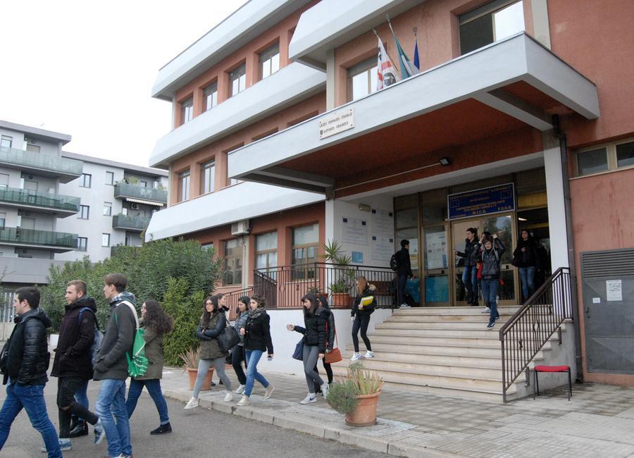 Olbia, una finestra sul mondo gli studenti del liceo Gramsci volano a