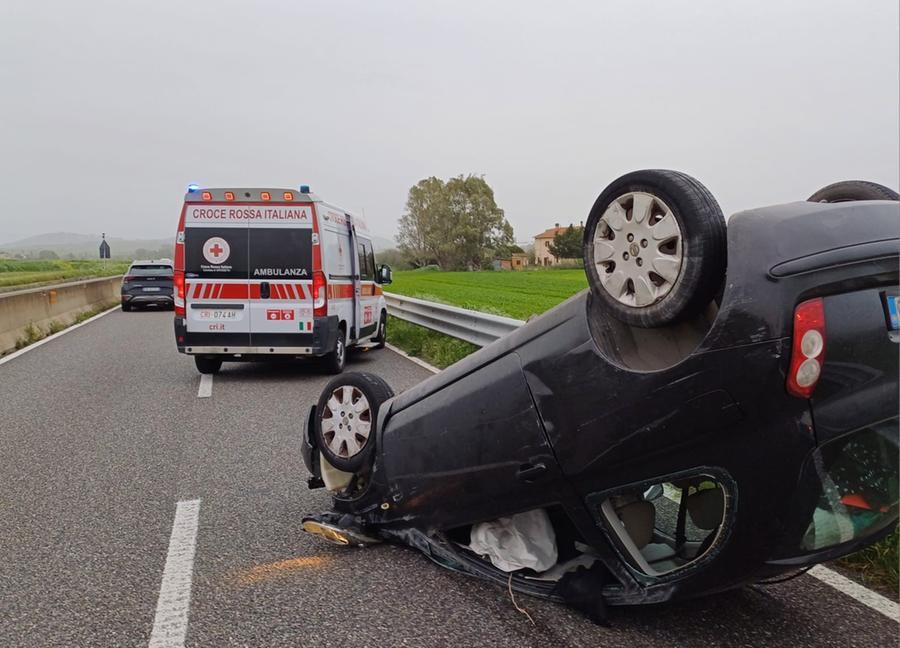 Grosseto, Si Ribalta Con L’auto Sull’Aurelia: Ferita Una Donna Di 30 ...