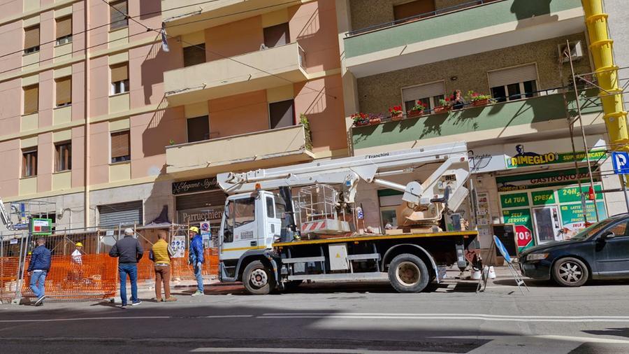 Cagliari, operaio cade da un palazzo a quattro metri di altezza - La ...