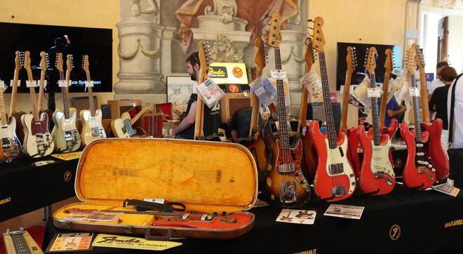 Targa in metallo vintage Fender Guitar Retro Man Cave 30,5 x