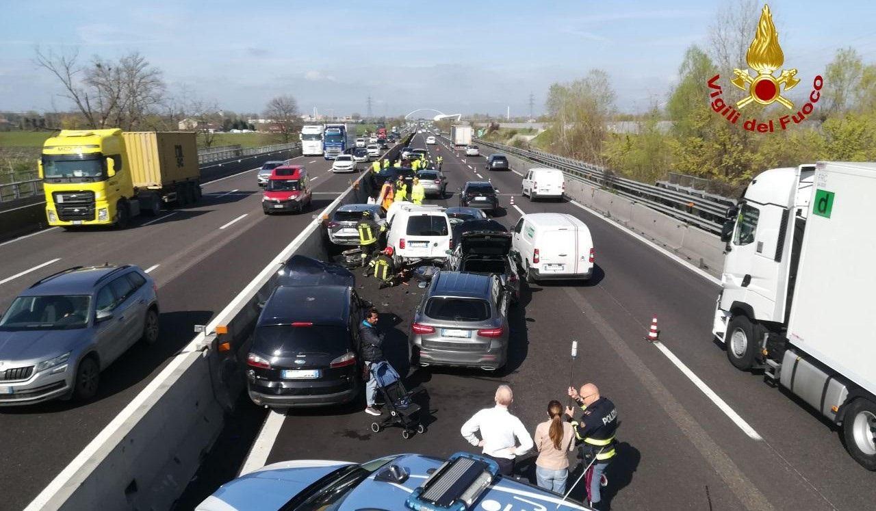 Incidente in autostrada: maxi tamponamento in A1 tra Modena e Reggio ...