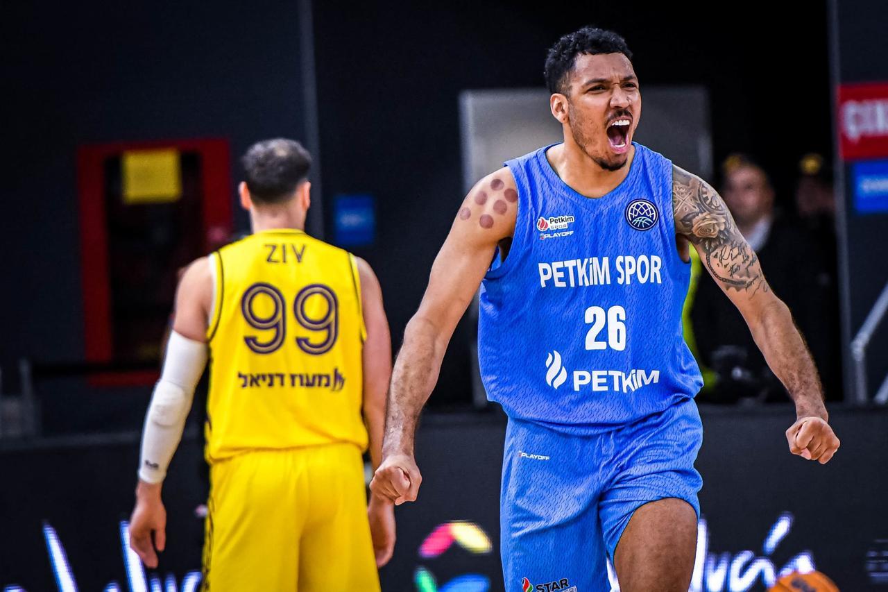 classifica di pallacanestro reggiana - napoli basket