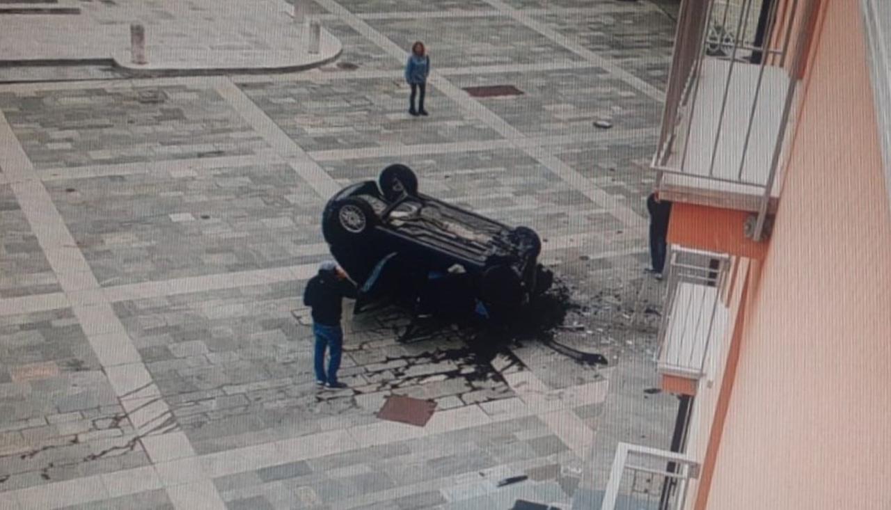 Dramma nel cuore di Cavezzo: quando la piazza diventa teatro di morte