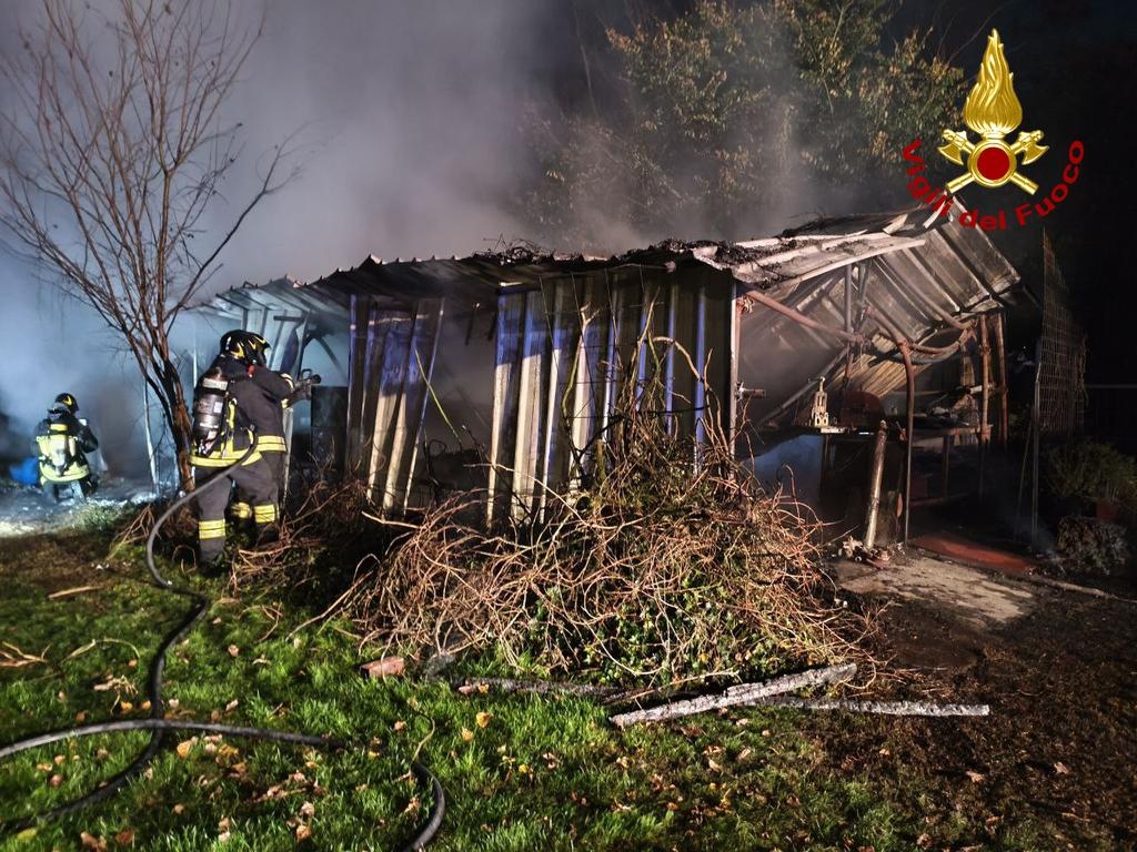 Le fiamme della notte che mettono paura al territorio
