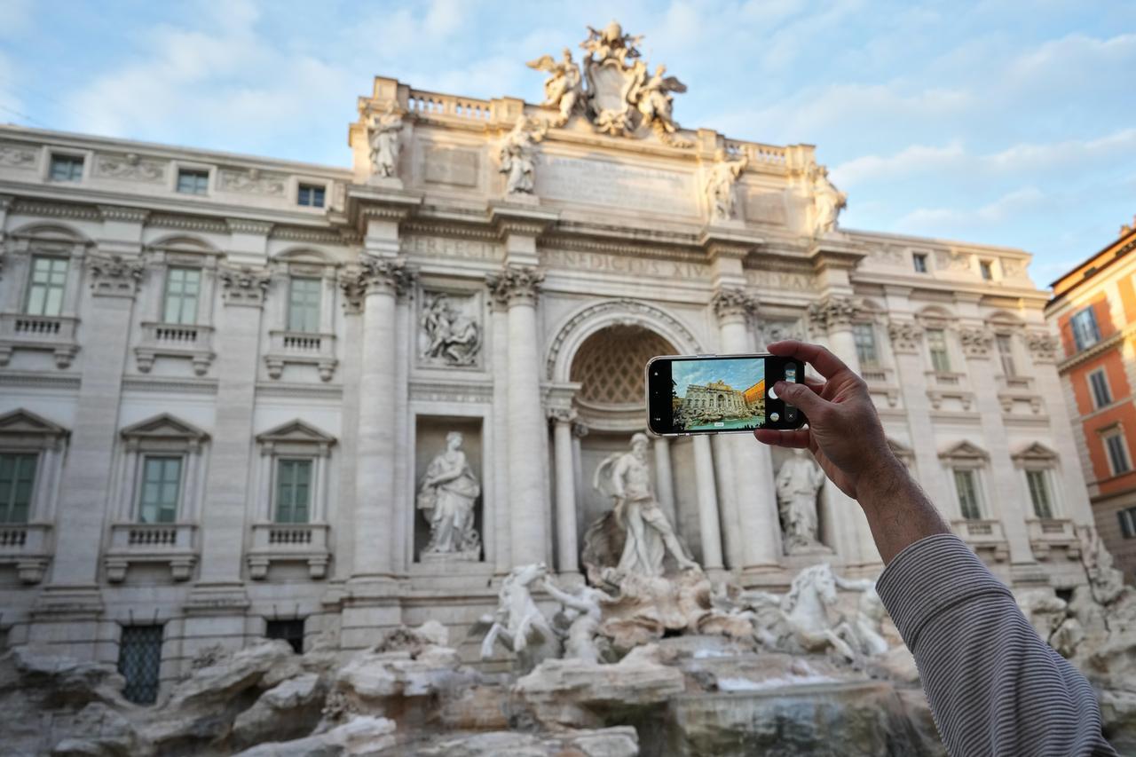 Fontana di Trevi a Roma a pagamento dal 2026: ticket di 2 euro - La ...