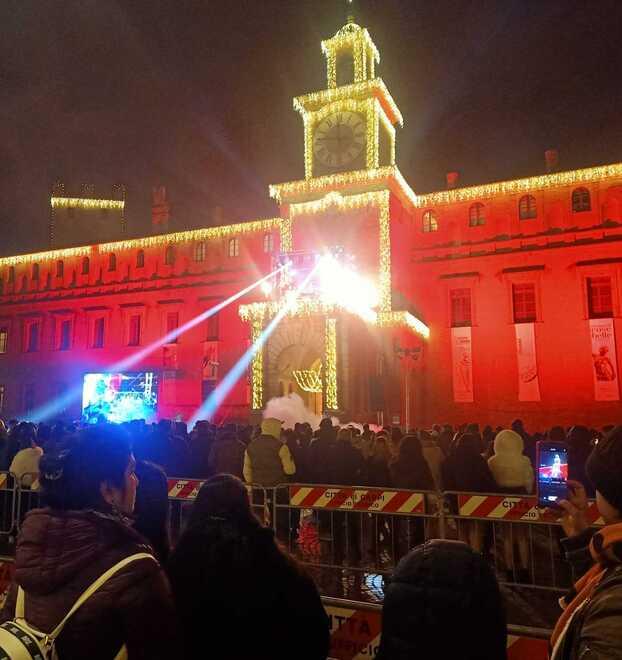 Una piazza che sa ancora far festa